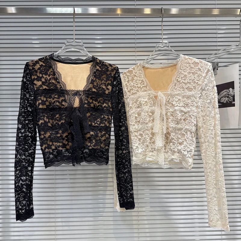 网红同款2025冬季新款气质名媛V领绑带修身肉色内衬蕾丝衫小衫女