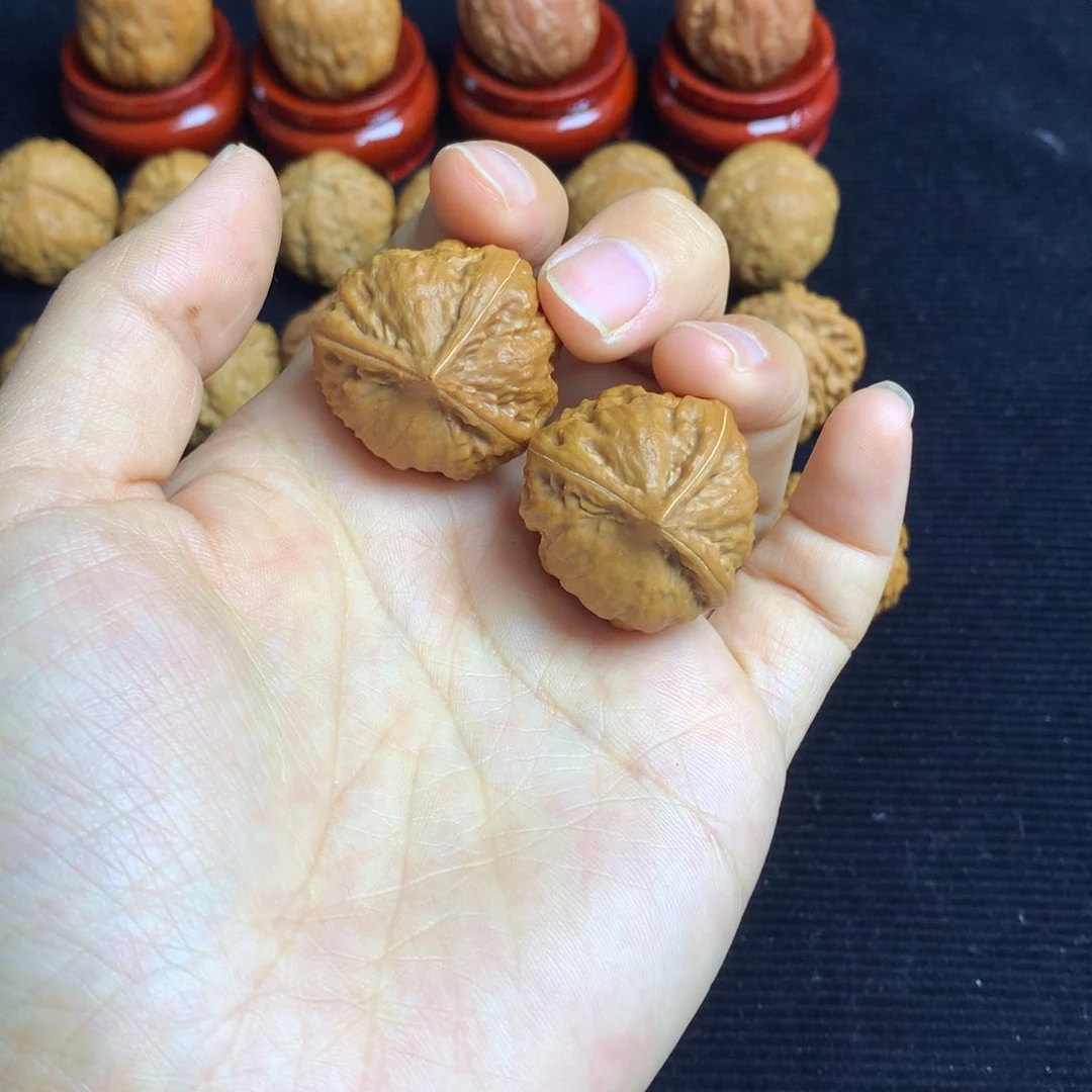 吊坠文玩核桃鬼脸三棱