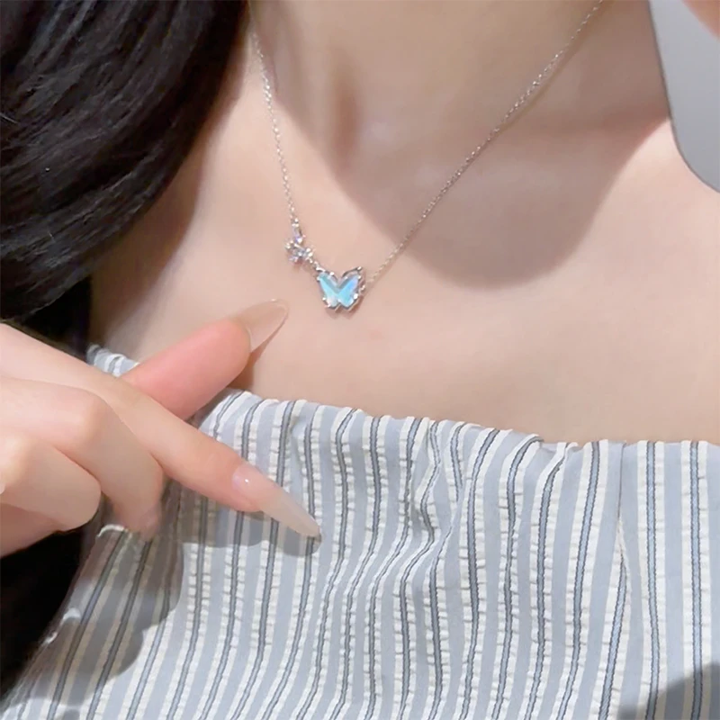 GINIFIMOR 铜项链 a327 冰透渐变蓝色蝴蝶项链女百搭锁骨链
