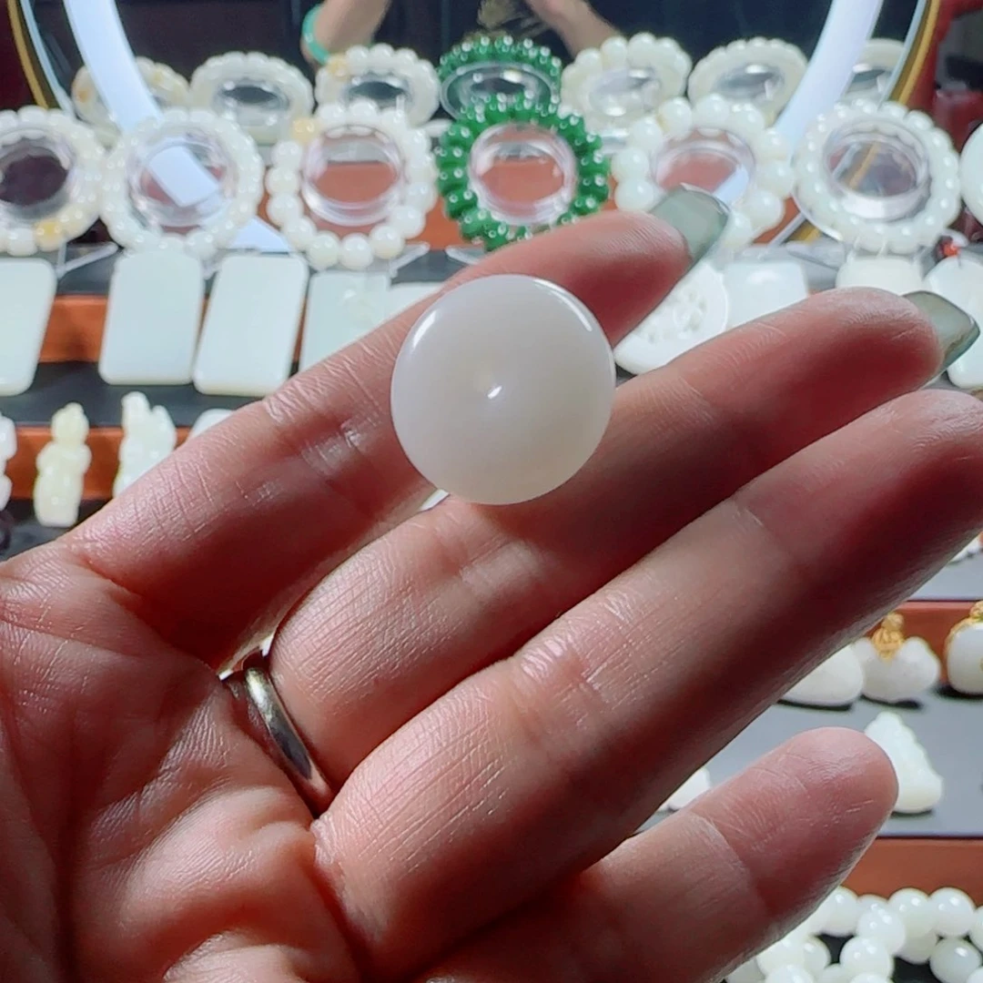 和田玉（糖玉）未镶嵌颈饰