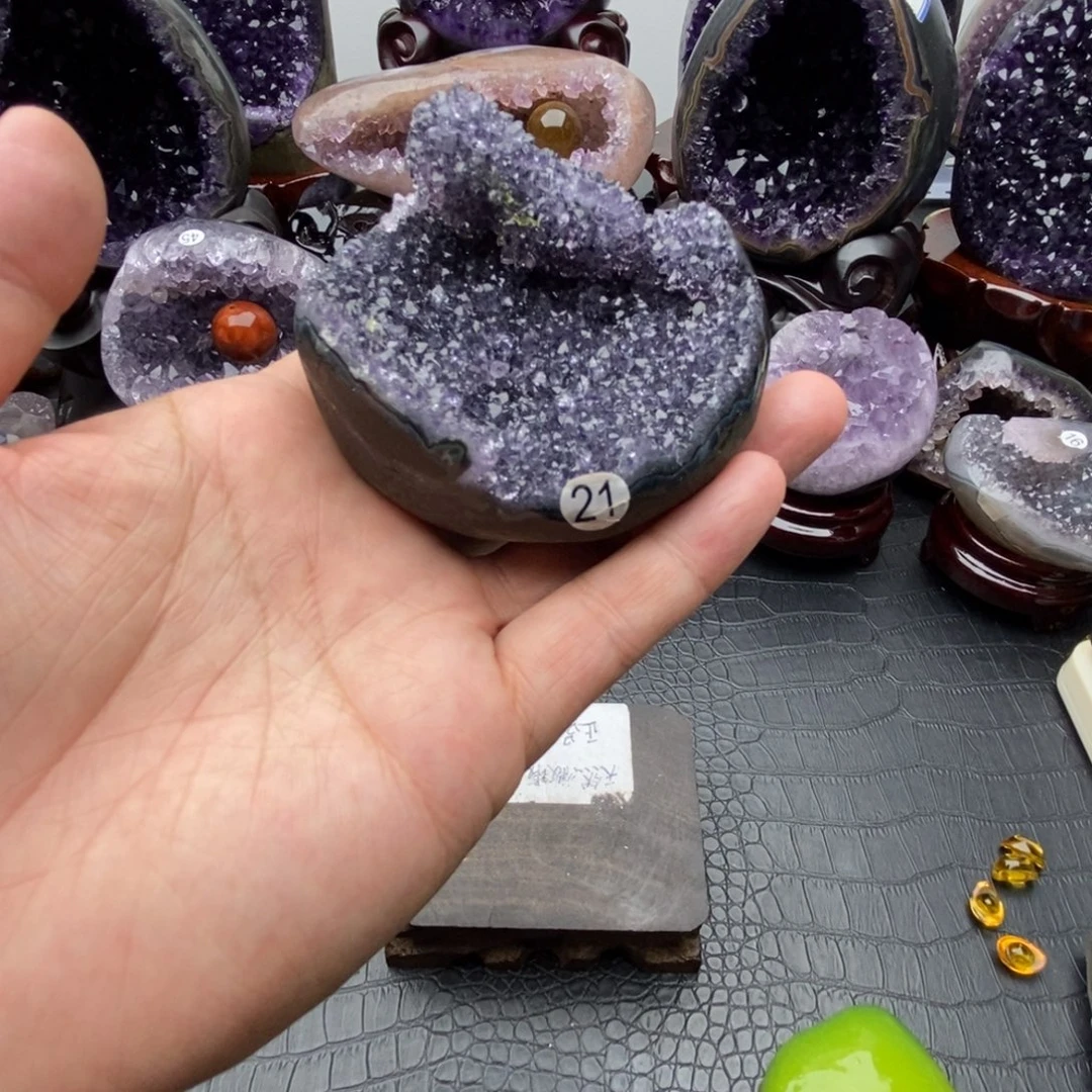紫晶未镶嵌大型摆件（非配饰）