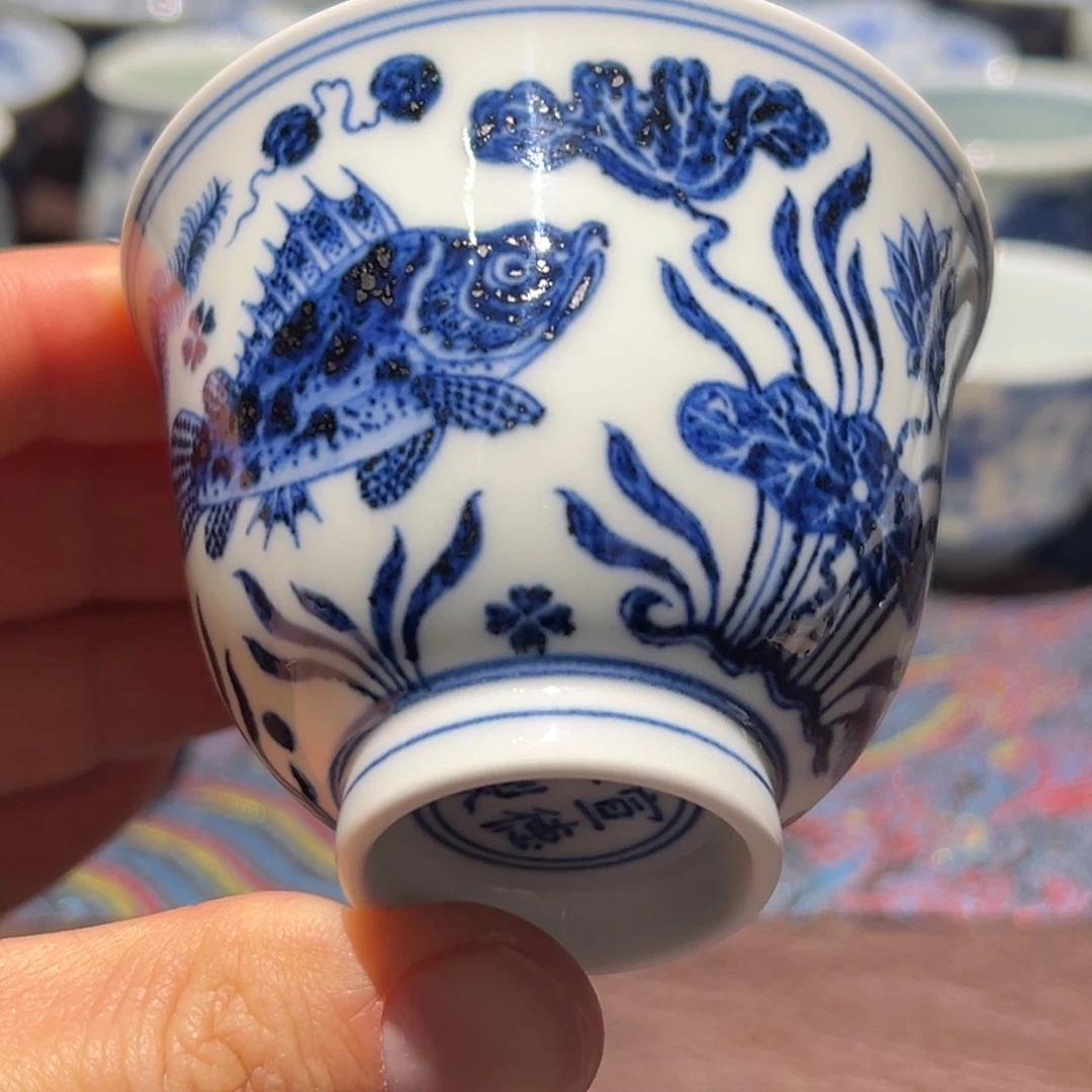 杯青花鱼藻纹铃铛杯口径约7.5厘米