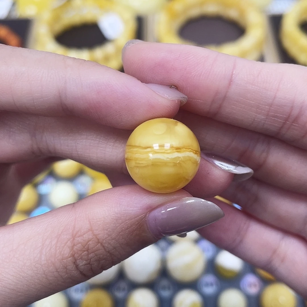 琥珀未镶嵌裸石15.2mm瑕 457