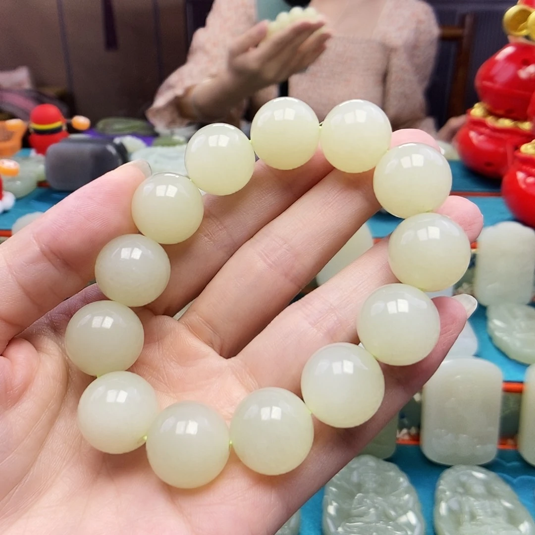 和田玉未镶嵌颈饰蓝****光