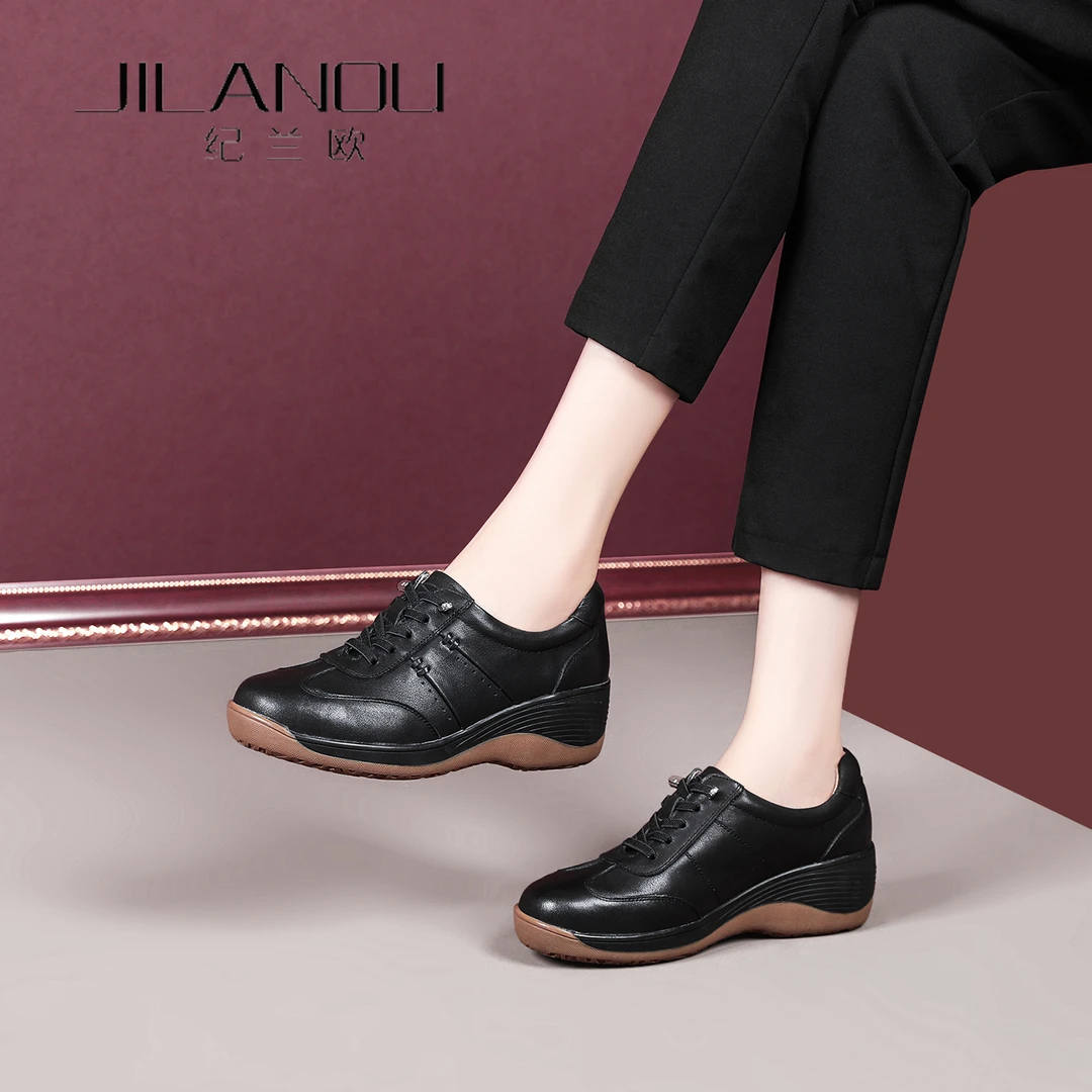 坡跟真皮休闲单鞋女2025秋季新款厚底中老年妈妈皮鞋软底舒适女鞋
