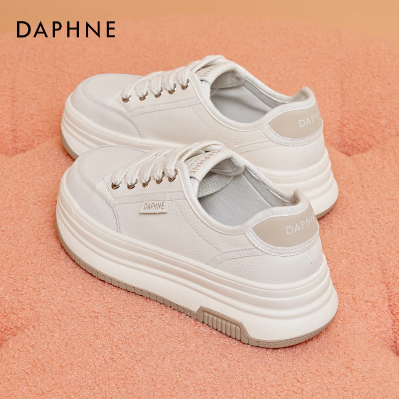 达芙妮厚底小白鞋女春季增高皮面板鞋面包鞋百搭运动时尚百搭女鞋