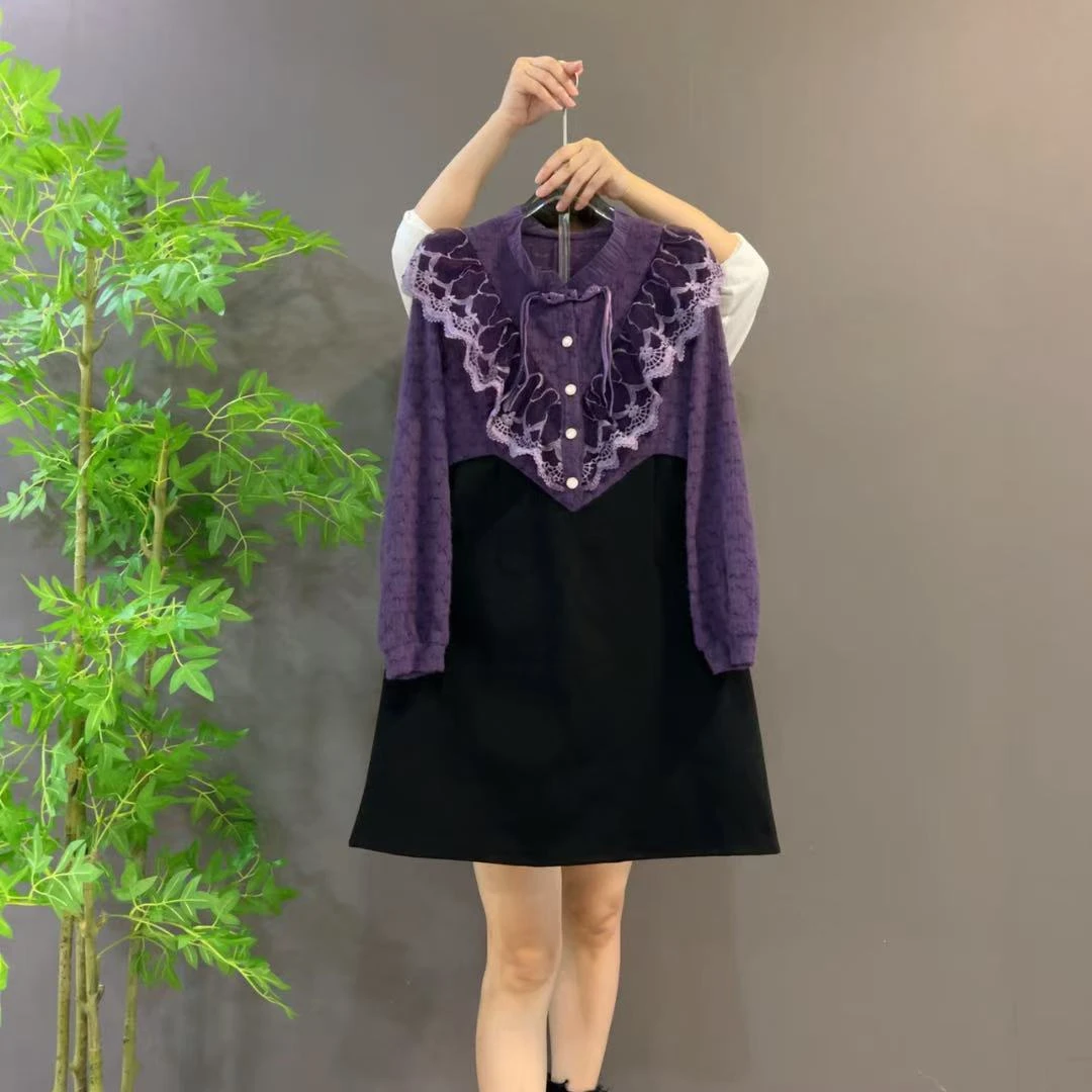 9830秋冬新款大码洋气蕾丝拼接大码连衣裙时尚收腰显瘦连衣裙