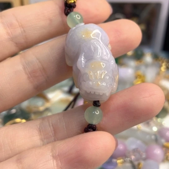 翡翠未镶嵌颈饰皮丘手牌