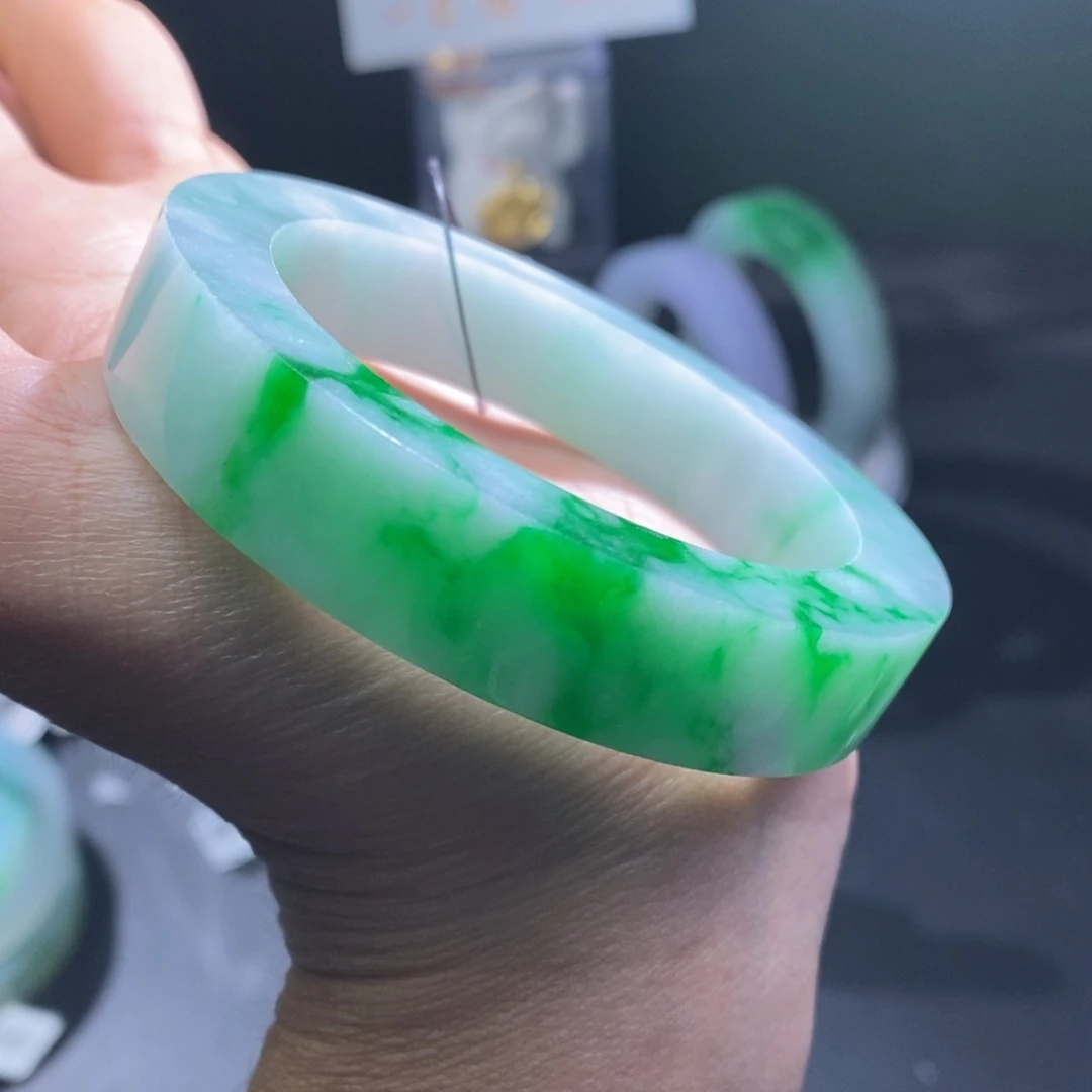 未镶嵌浓阳辣绿53到57正圈定制翡翠