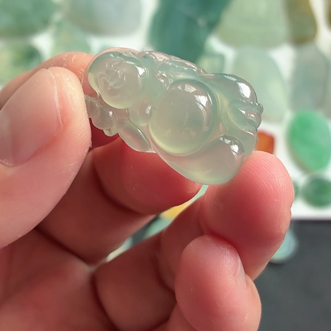 昭***ᰔ翡翠未镶嵌颈饰佛