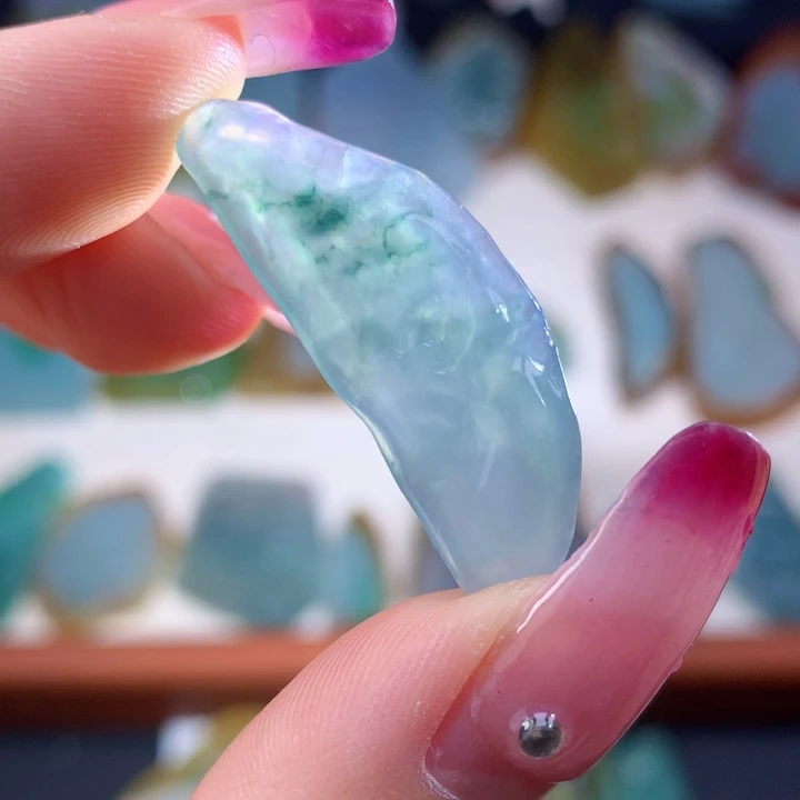 颈饰未镶嵌翡翠好