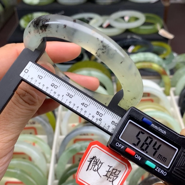 蛇纹石玉未镶嵌手镯334