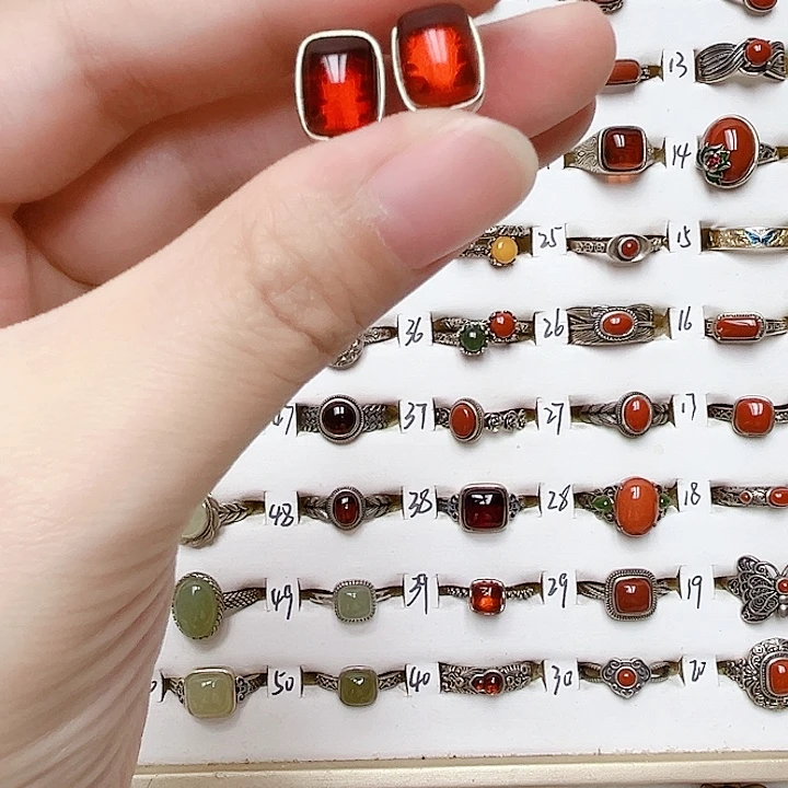 银S925镶嵌血珀戒指