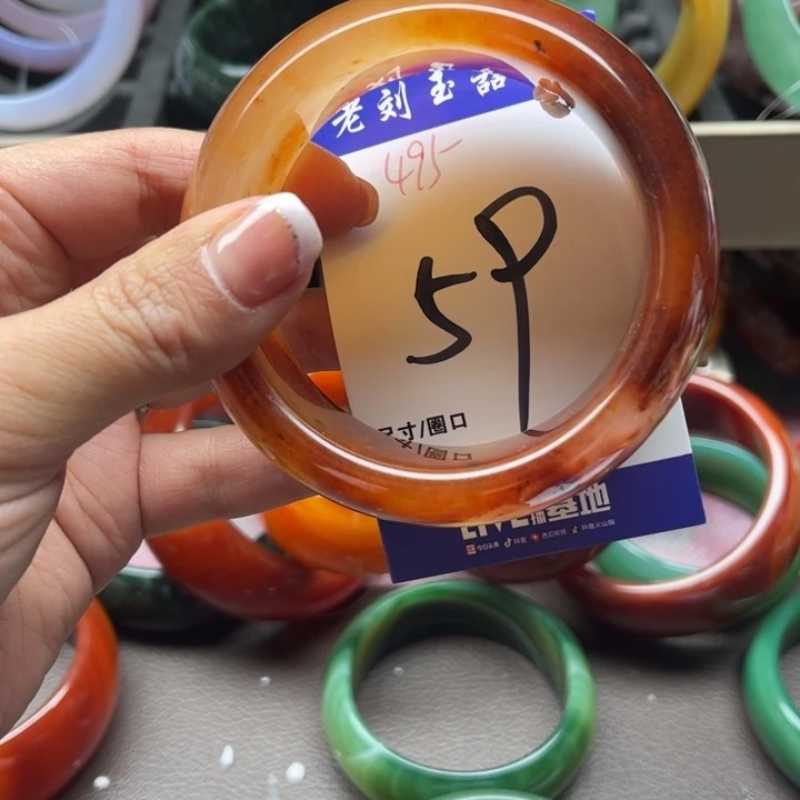 石英质玉手镯未镶嵌