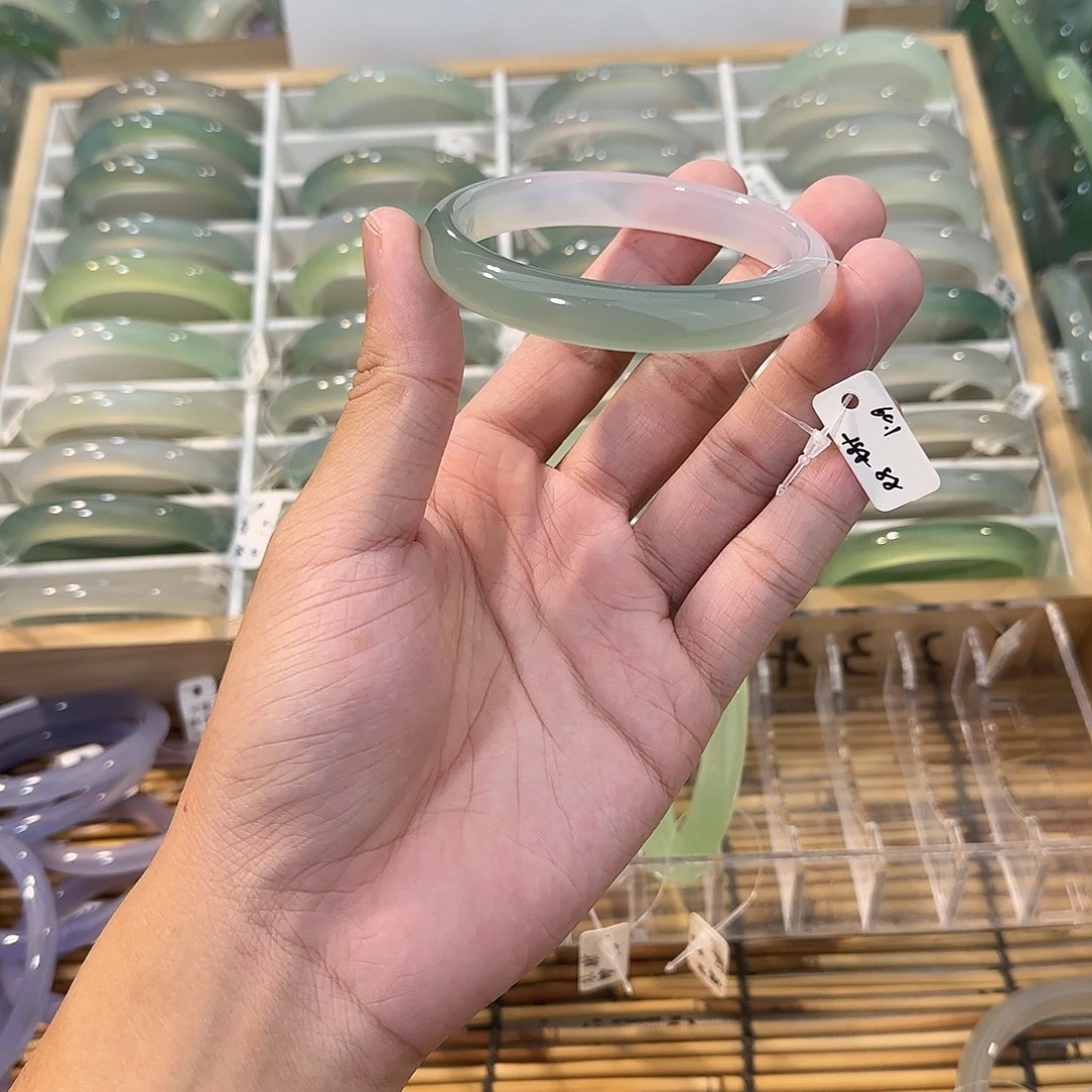 玛瑙/玉髓未镶嵌手镯圈口60.1
