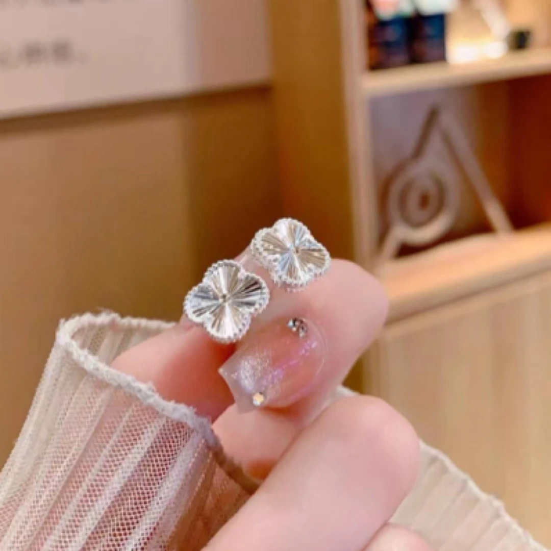 足银耳饰 足银四叶草镭射耳钉精致百搭大方耳钉耳饰