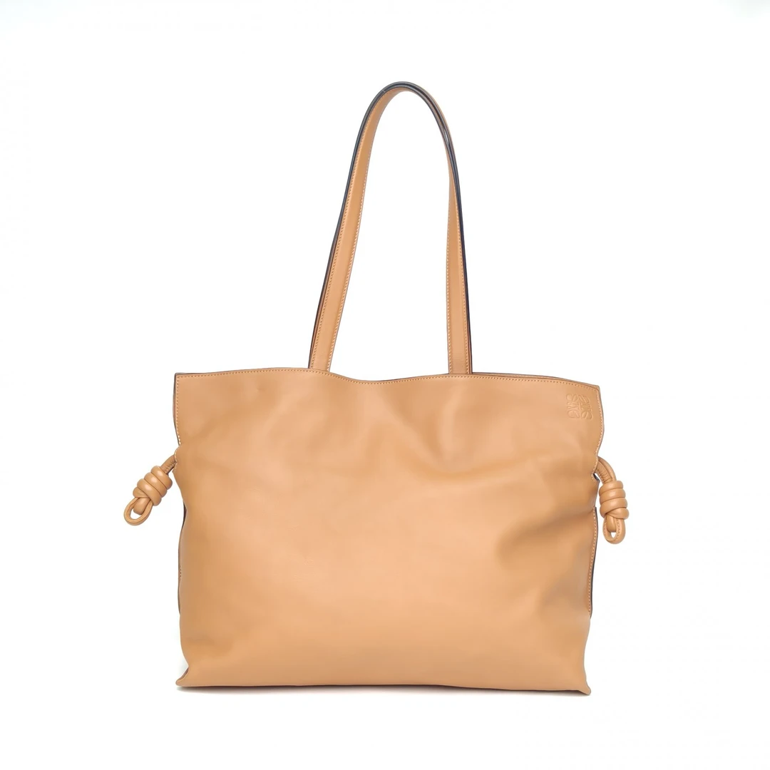 99新 LOEWE/罗意威 【娇】棕色皮革C金扣扭结抽绳单肩包 38 30815