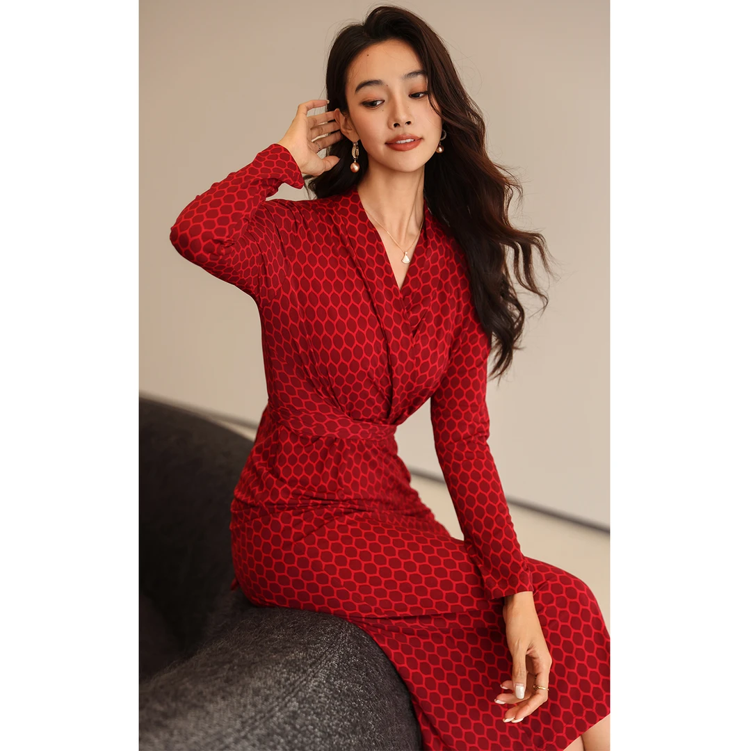 法国茵芝本INZB秋季新款独特漂亮红色连衣裙女轻奢高级感裹身裙