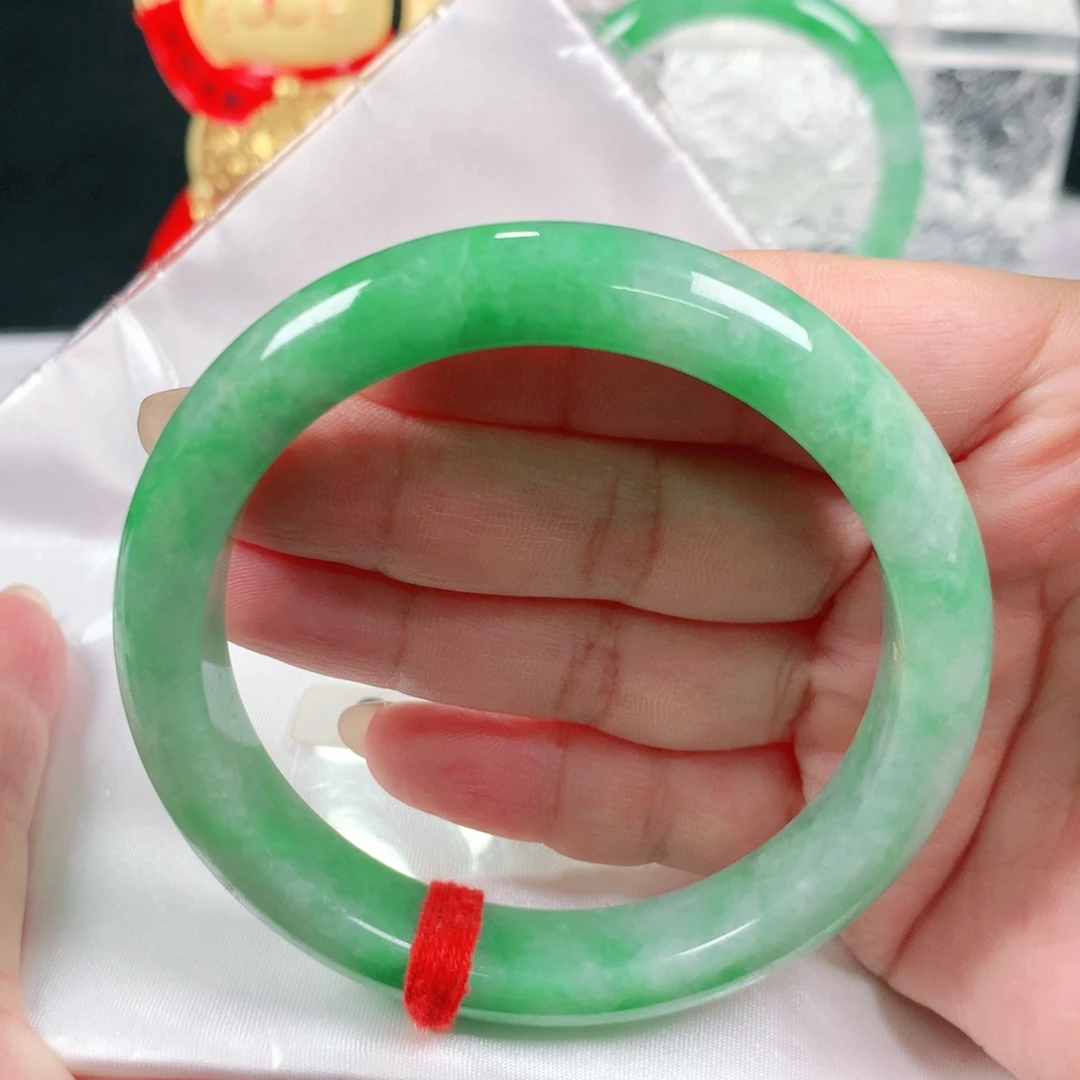 未镶嵌手镯翡翠小**?编号0135
