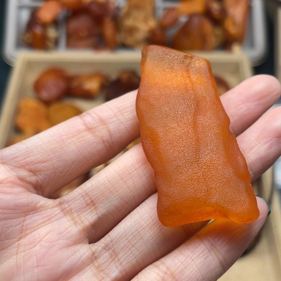 琥珀未镶嵌珠宝奇石