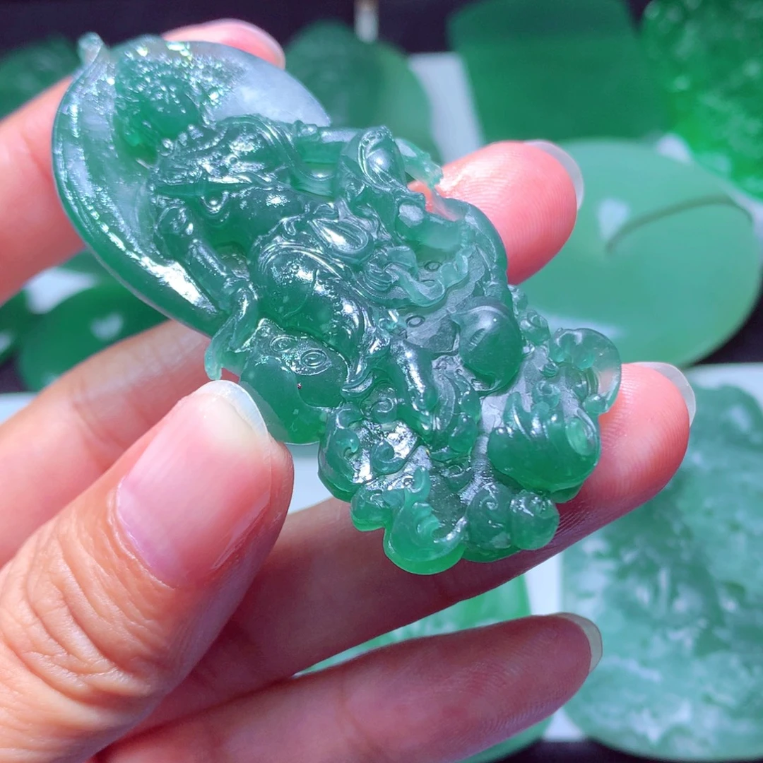 莫***人定制翡翠未镶嵌天然