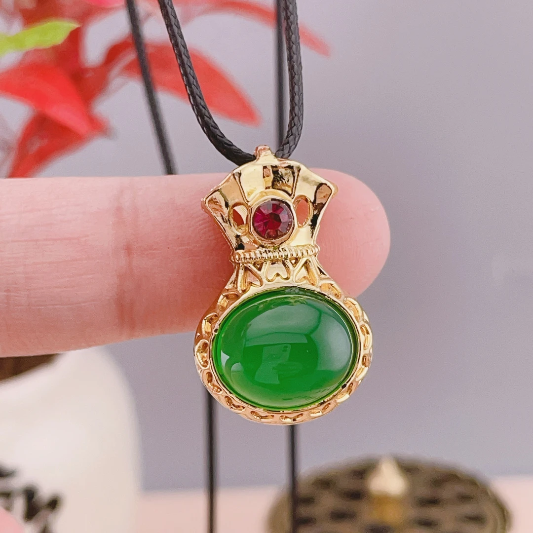 正品绿玛瑙玉髓吊坠简约百搭福袋女款项坠镂空福禄钱袋子项链F650