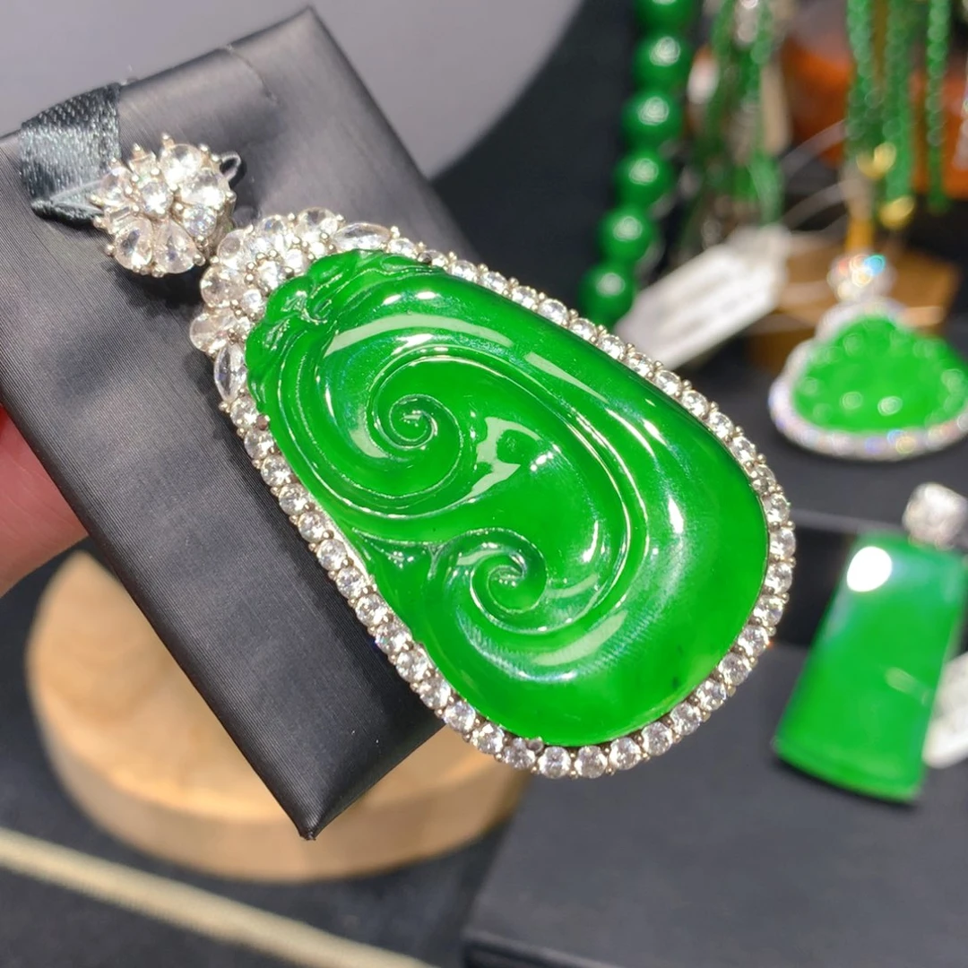 翡翠银S925镶嵌颈饰