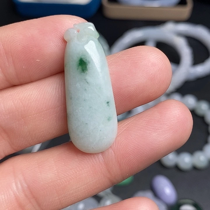 翡翠未镶嵌颈饰天然翡翠23