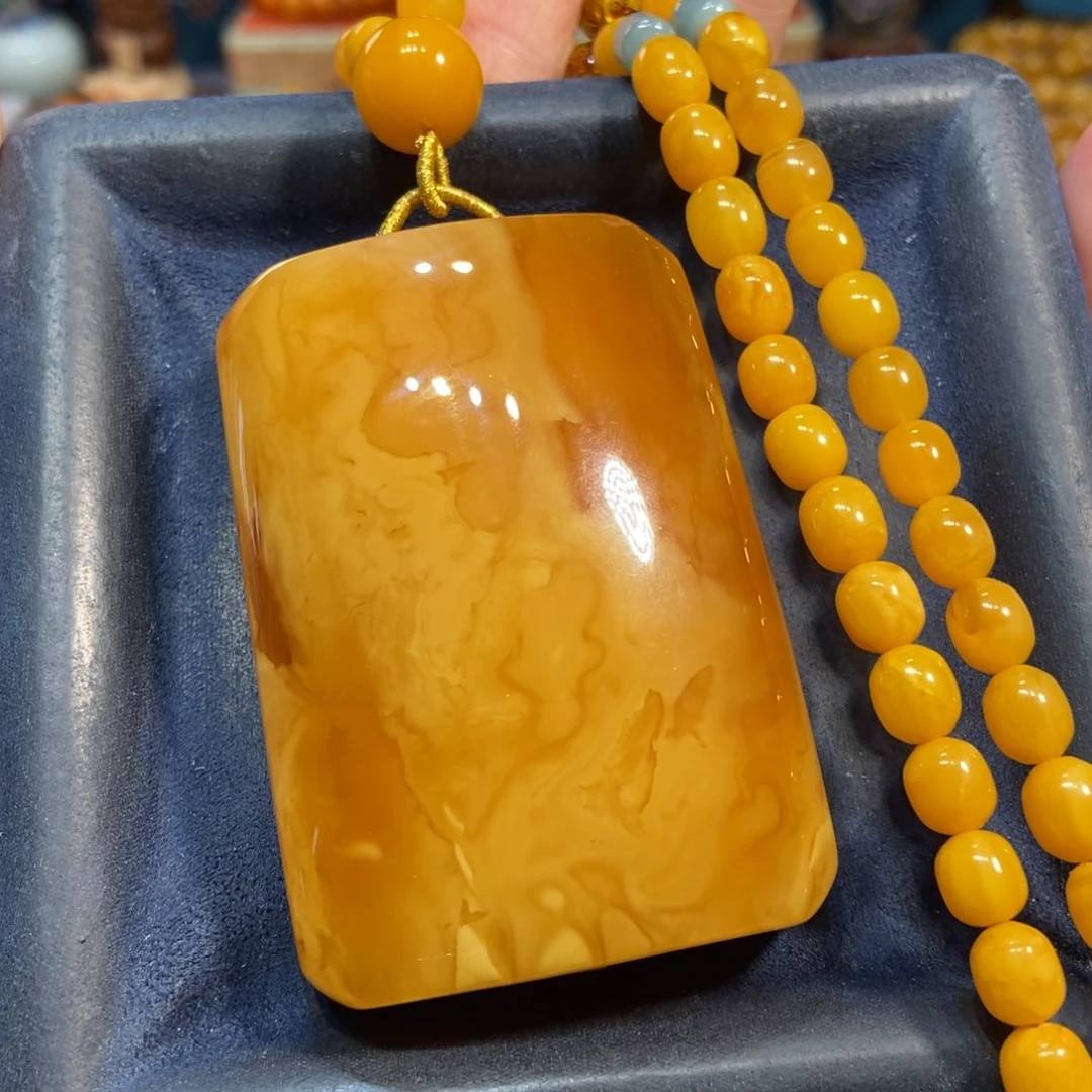 琥珀未镶嵌颈饰蜜蜡