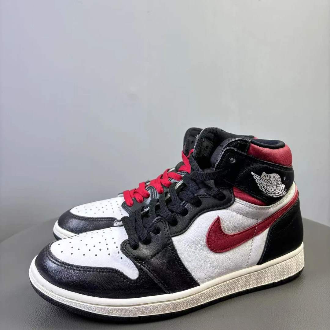 95新 maje 44.5码/内长285 AJ1红勾黑脚趾球鞋 非原盒