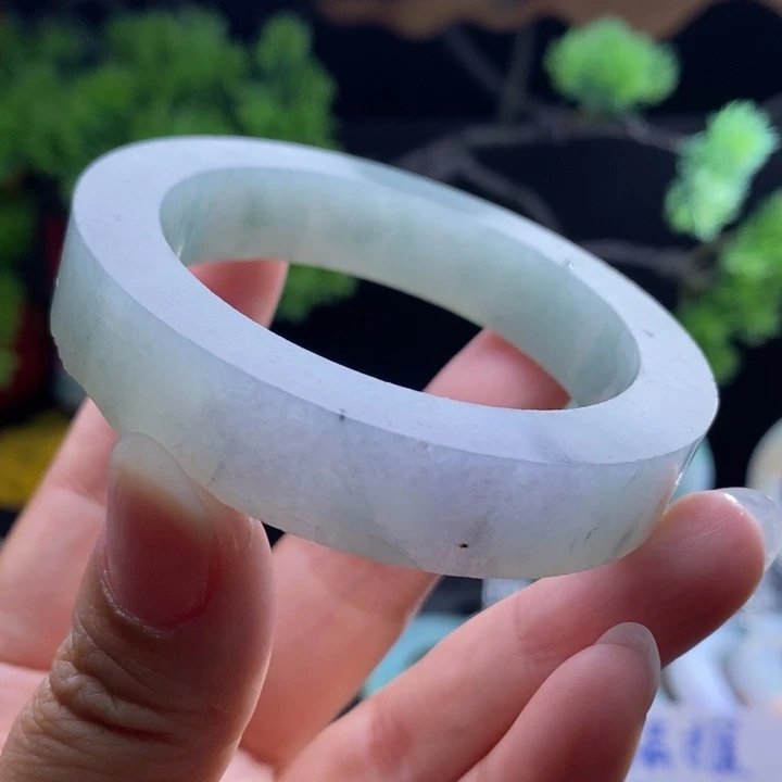 未镶嵌翡翠手镯定制翡翠