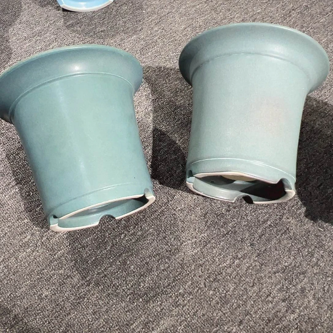 呈***升花器色釉陶瓷花器两个