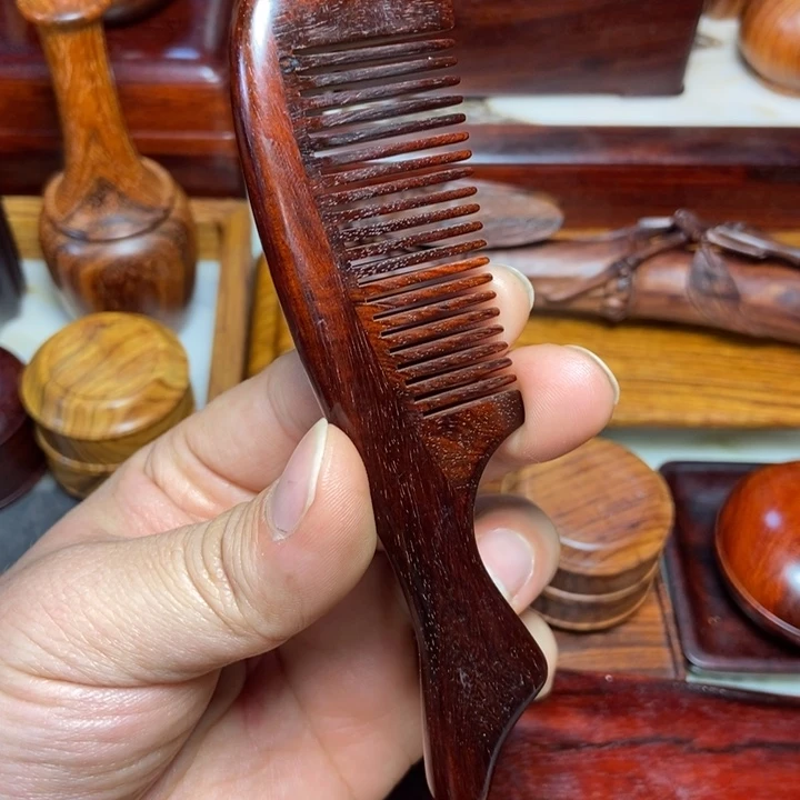 檀香紫檀（小叶紫檀）梳子