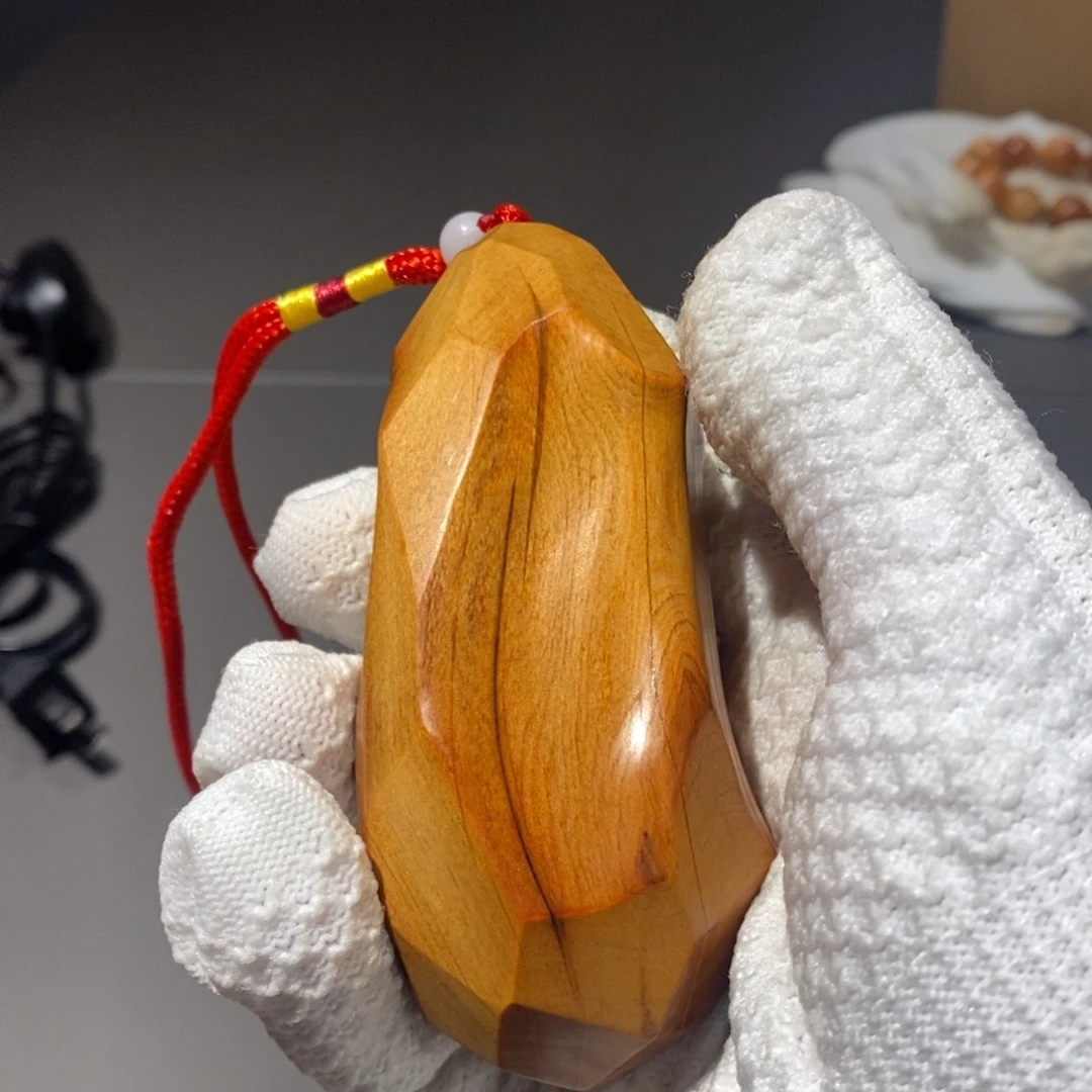 柏木（崖柏）钻石切割面手把件