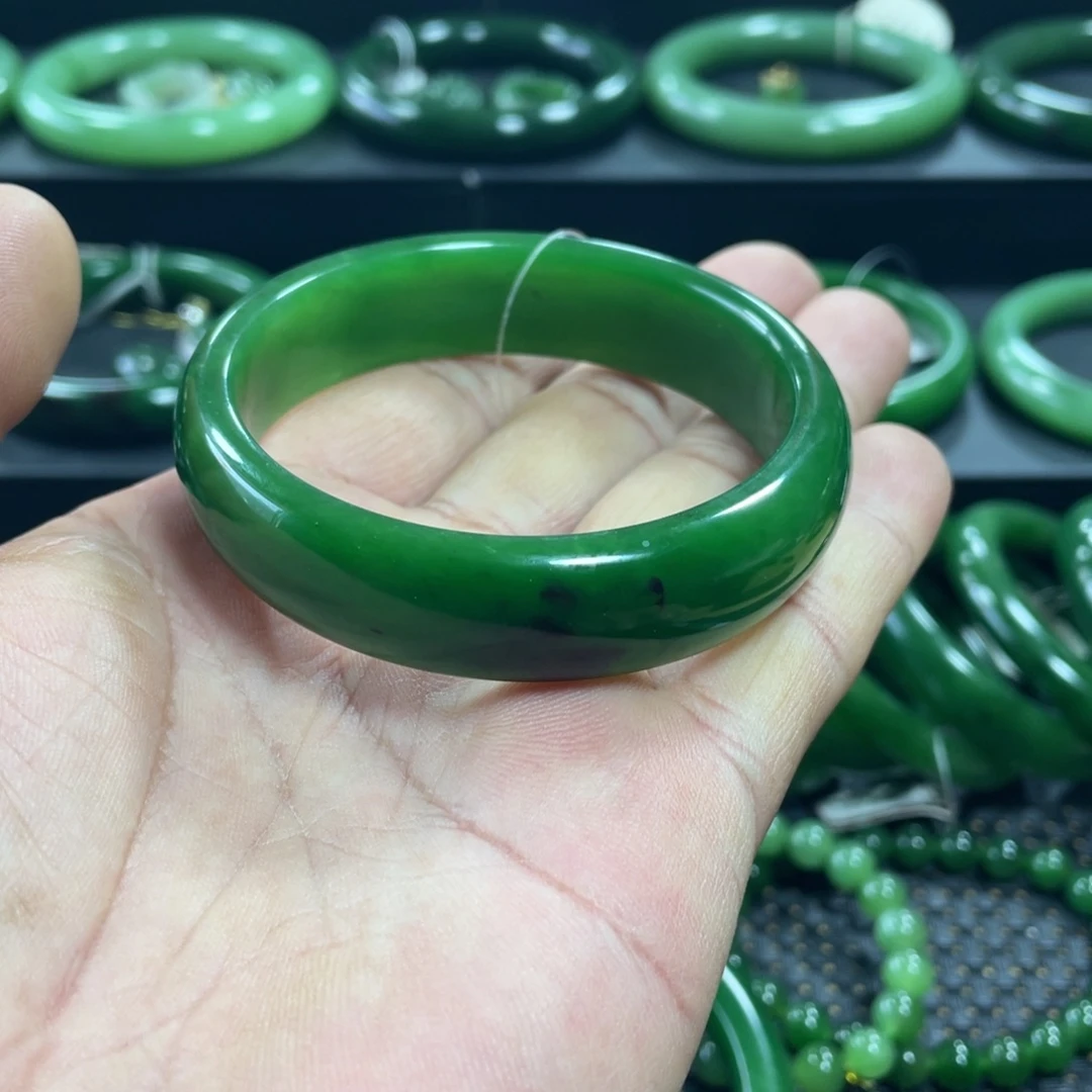 和田玉（碧玉）未镶嵌手镯