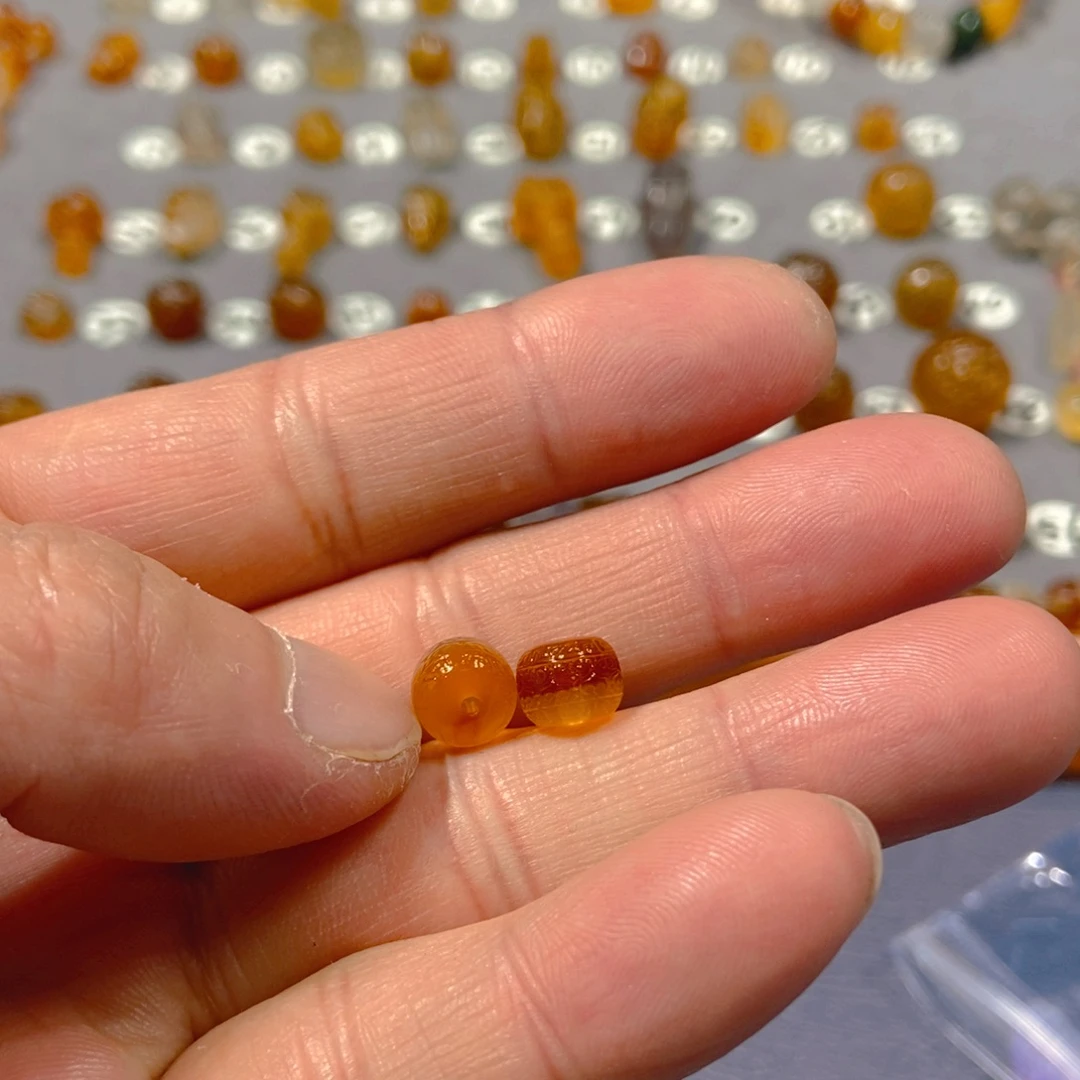 刘***乂合金颈饰玛瑙/玉髓珠