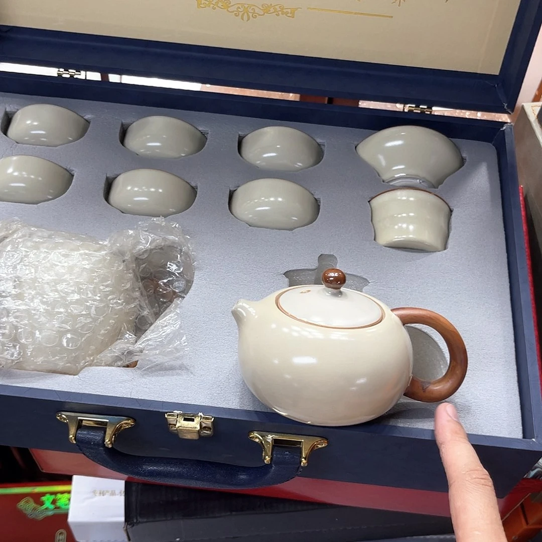 孤品茶具套装等。