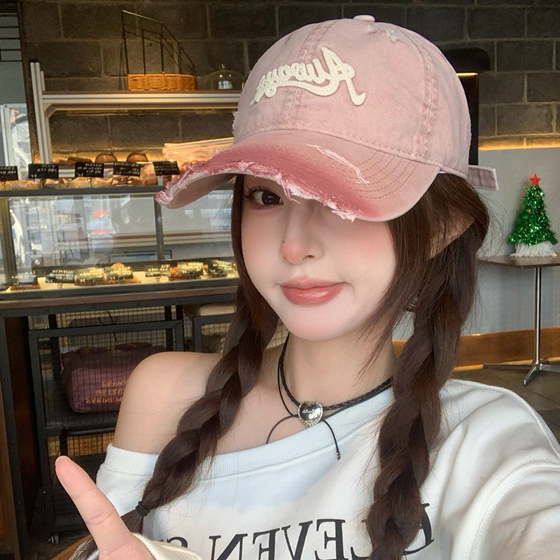 字母刺绣破洞做旧粉色棒球帽女2025年春新款大头围帽子百搭鸭舌帽