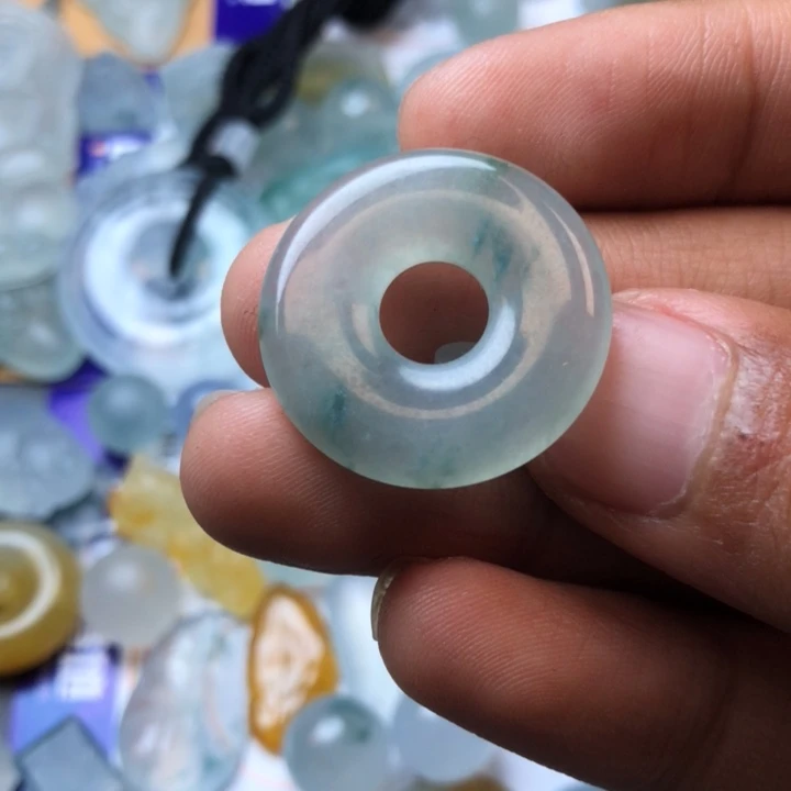 定制翡翠未镶嵌挂件