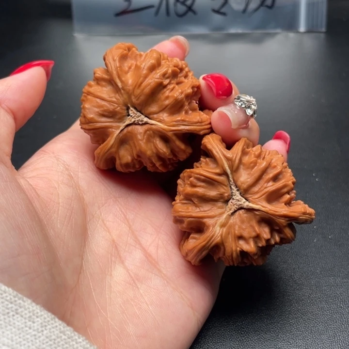 d***s文玩核桃吊坠白狮子