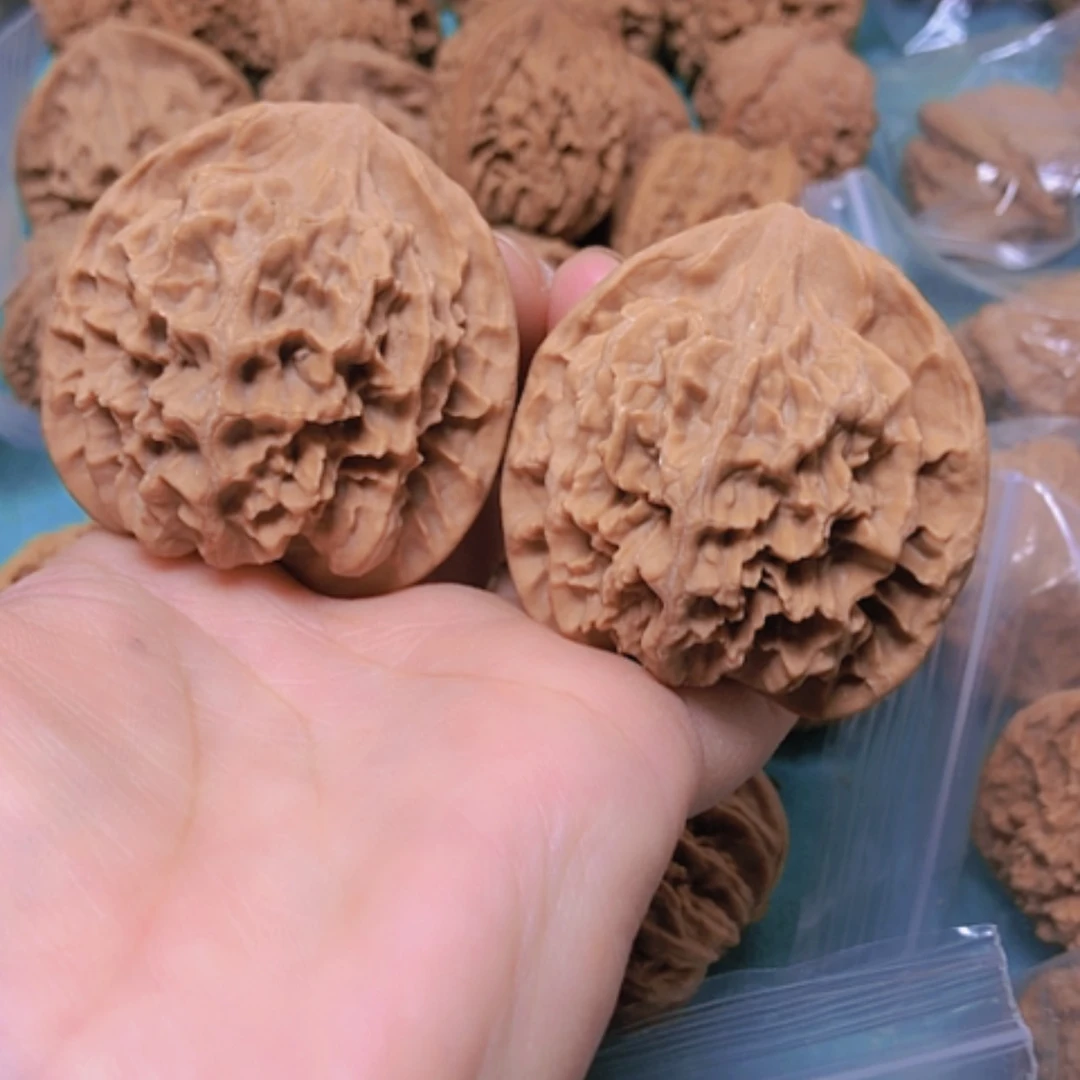 【闪购商品】摆件核桃48龙鳞修尖