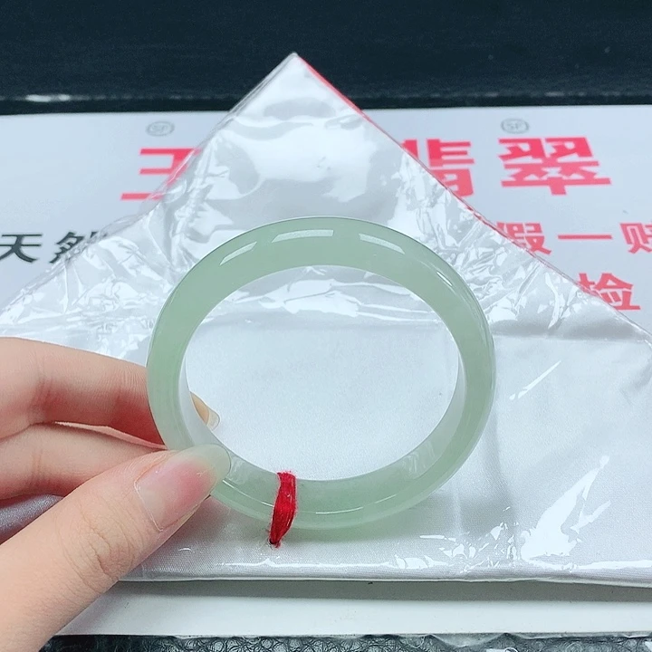 翡翠手镯未镶嵌57圈