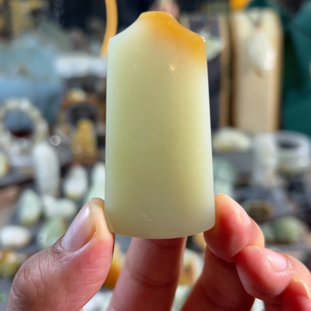 和田玉未镶嵌颈饰且未料