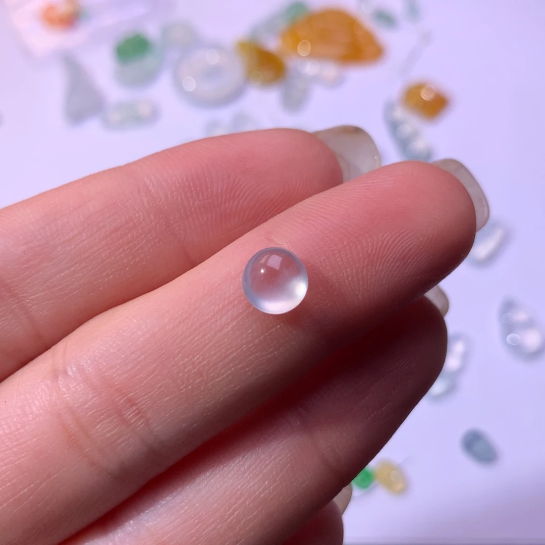 翡翠裸石a货高冰蛋面6.4-6.3-3.7