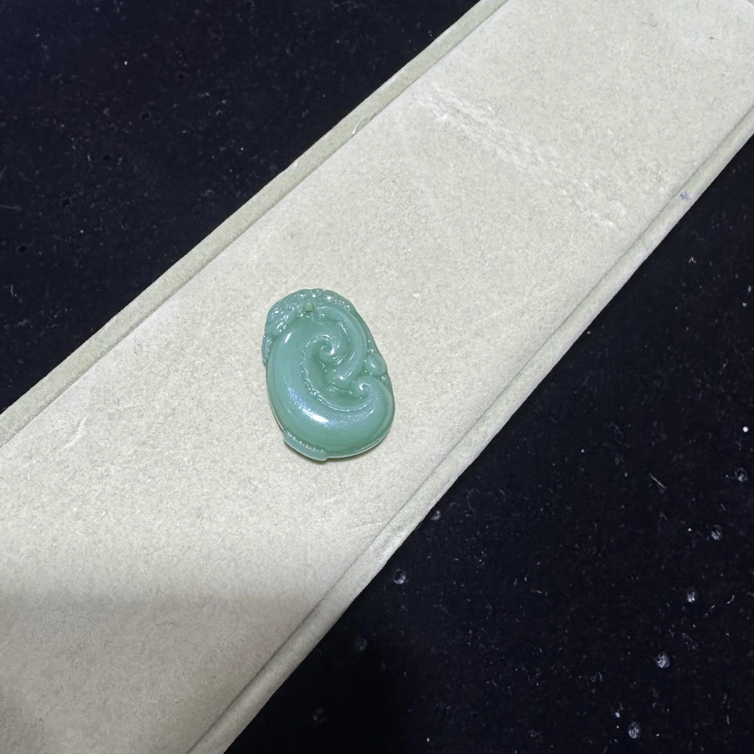 深绿色简约如意吊坠16