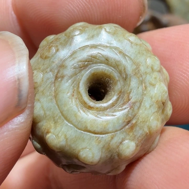 王***王和田玉（糖玉）未镶嵌颈饰