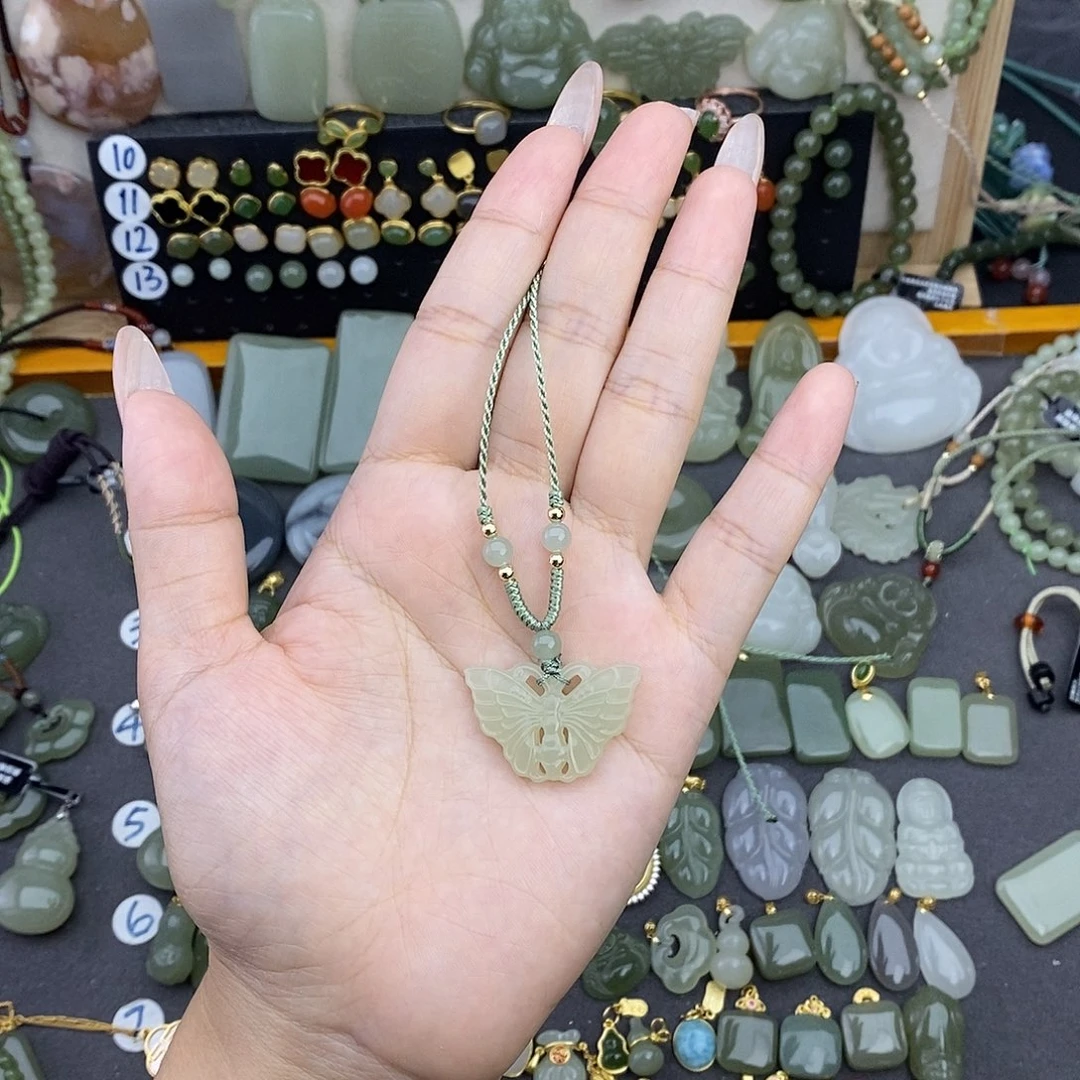 和田玉未镶嵌颈饰