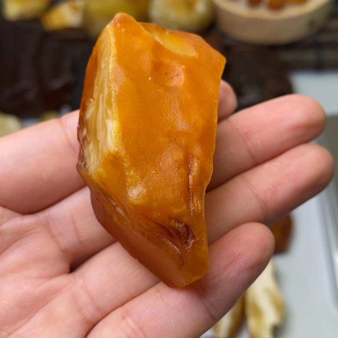 懒***阳定制琥珀天然蜜蜡乌料