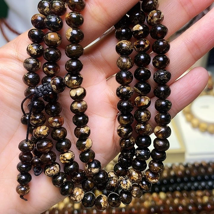 一***、未镶嵌琥珀裸石抚顺琥珀卡7黑白花