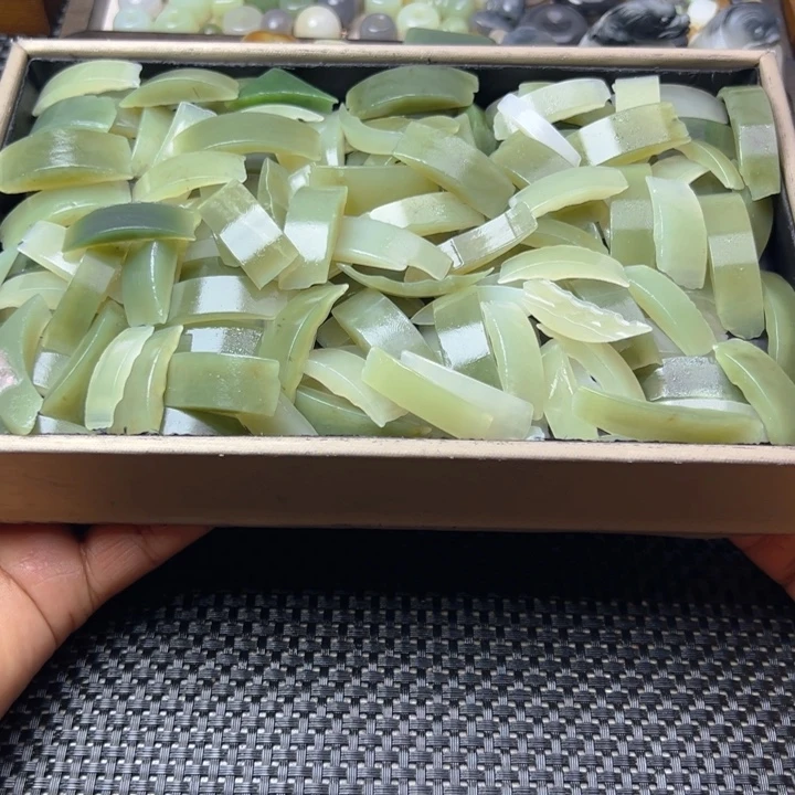 未镶嵌和田玉（糖玉）珠宝半成品